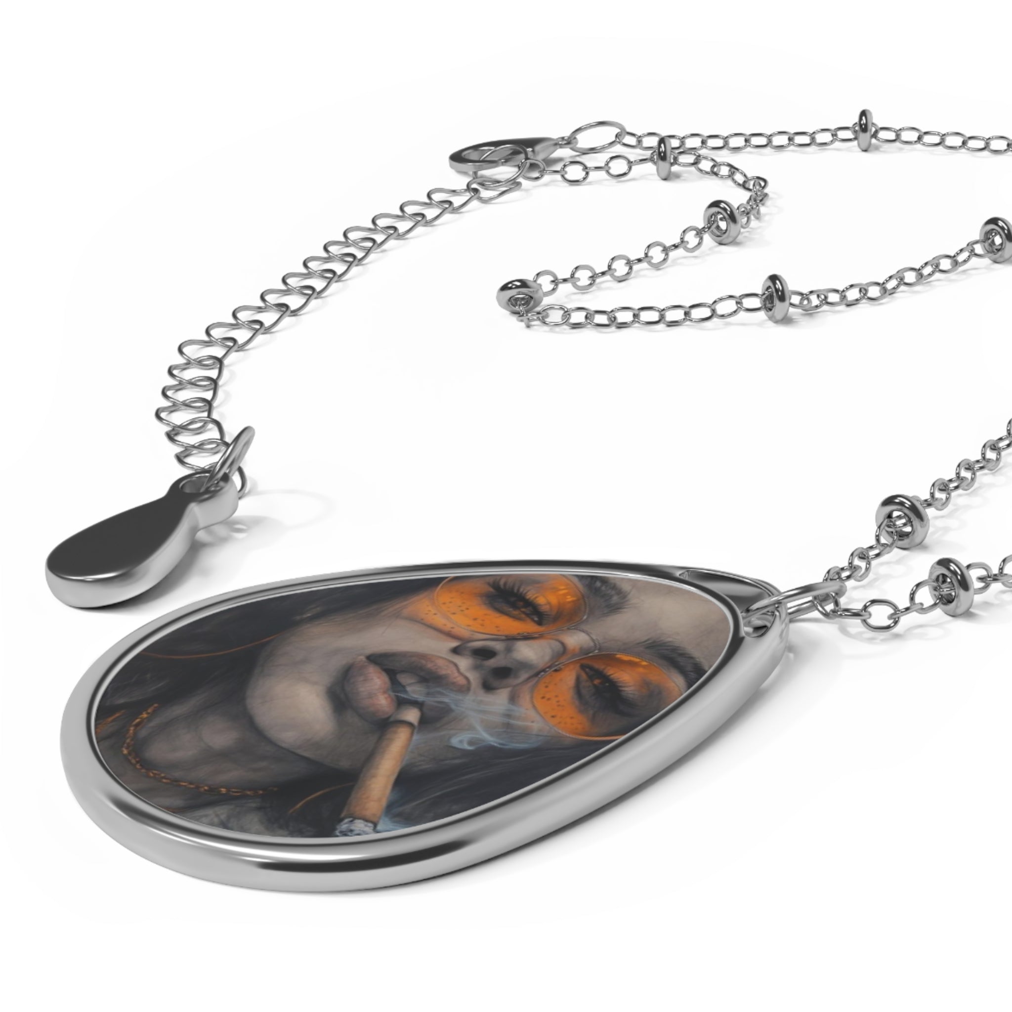 Edgy Oval Necklace with Vintage Vibe